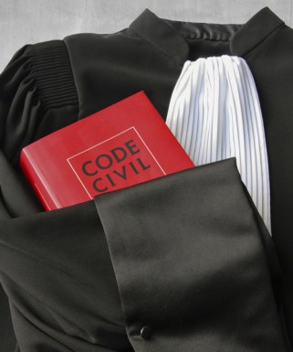 1888789-enfilez-la-bonne-tenue