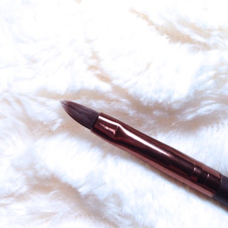 pinceau_levres_yes_love