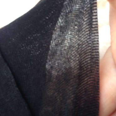 epaisseur_woman_in_black