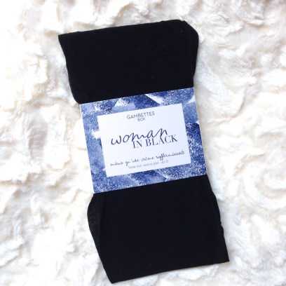 Woman_in_black_Gambettes_box_mai